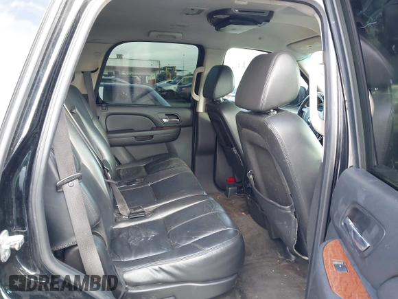 2008 GMC Yukon SLT w/4SB with VIN 1GKFC13078R161685, listed as a IAAI auction lot 41539964 with 267,744 mi miles. Bid and sale history available at carsss.com. Image 8.