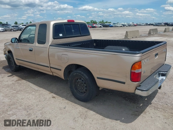 2000 Toyota Tacoma z VIN 5TEVL52N4YZ717158, wystawiony jako IAAI lot #42223643 z przebiegiem 180 515 mil mil oraz . Historia ofert i sprzedaży dostępna na DreamBid. Obrazek 3.