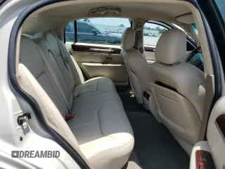 2005 Lincoln Town Car Signature Limited z VIN 1LNHM82W25Y606458, wystawiony jako Copart lot #58135655 z przebiegiem Nie podano mil oraz Szkoda całkowita • Salvage title. Historia ofert i sprzedaży dostępna na DreamBid. Obrazek 10.