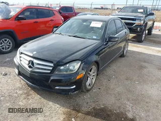 2012 Mercedes-Benz C 300 Sport с VIN WDDGF8BB0CR194061, выставлен на аукционе IAAI как лот 42309322 с пробегом 100 508 миль миль и . История ставок и продаж доступна на DreamBid. Изображение 18.