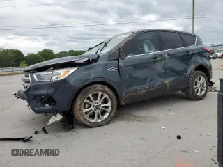 2019 Ford Escape SE z VIN 1FMCU0GD3KUB10932, wystawiony jako Copart lot #56142785 z przebiegiem 134 655 mil mil oraz Szkoda całkowita • Salvage title. Historia ofert i sprzedaży dostępna na DreamBid. Obrazek 1.