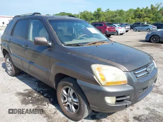 2005 Kia Sportage LX with VIN KNDJF723557133872, listed as a IAAI auction lot 42203702 with 181,132 mi miles and . Bid and sale history available at carsss.com. Image 1.