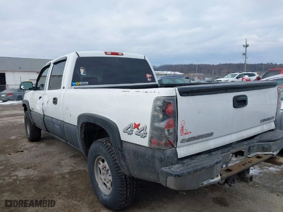2003 Chevrolet Silverado 1500HD LT with VIN 1GCGK13U53F174242, listed as a IAAI auction lot 41315419 with 205,280 mi miles. Bid and sale history available at carsss.com. Image 6.