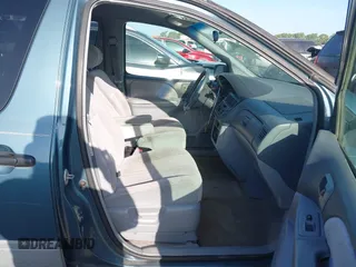 2000 Toyota Sienna LE with VIN 4T3ZF13C2YU204601, listed as a IAAI auction lot 42679413 with 253,235 mi miles and . Bid and sale history available at DreamBid. Image 5.