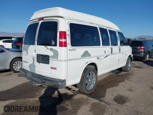 2004 GMC Savana Cargo Van YF7 Upfitter with VIN 1GDFG15T741231326, listed as a IAAI auction lot 41114249 with 291,492 mi miles. Bid and sale history available at carsss.com. Image 4.