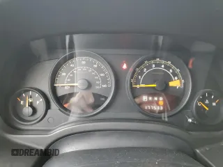 2014 Jeep Patriot Sport z VIN 1C4NJRBB1ED627425, wystawiony jako Copart lot #57900365 z przebiegiem 177 533 mil mil oraz Czysty tytuł • Clean title. Historia ofert i sprzedaży dostępna na DreamBid. Obrazek 9.