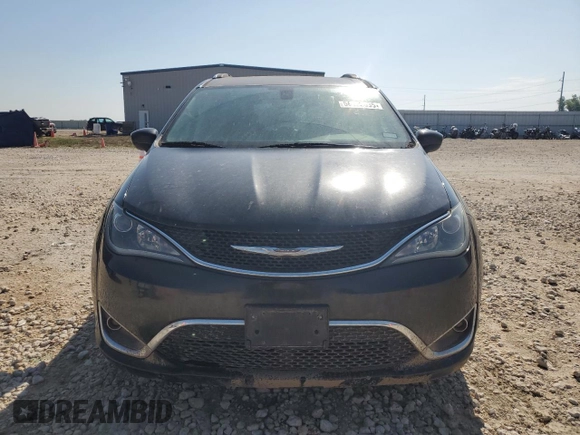 2017 Chrysler Pacifica Touring L Plus with VIN 2C4RC1EG7HR622932, listed as a Copart auction lot 56323635 with 140,008 mi miles and Clean Title. Bid and sale history available at DreamBid. Image 5.