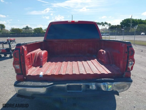 2006 Chevrolet Silverado 1500 LT1 with VIN 2GCEC13T461118817, listed as a IAAI auction lot 41886100 with 281,924 mi miles. Bid and sale history available at carsss.com. Image 17.