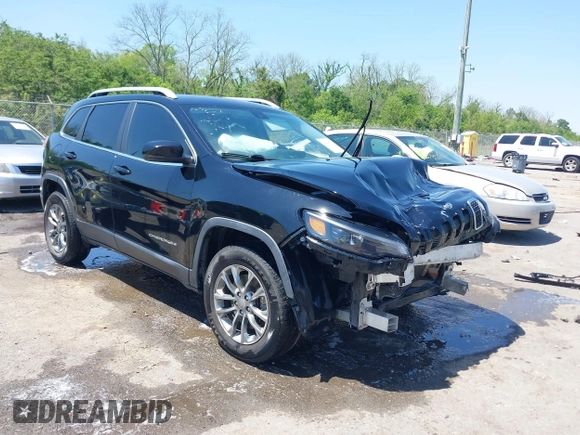 2019 Jeep Cherokee Latitude Plus z VIN 1C4PJMLB5KD474859, wystawiony jako IAAI lot #41990780 z przebiegiem 159 482 mil mil oraz . Historia ofert i sprzedaży dostępna na DreamBid. Obrazek 1.