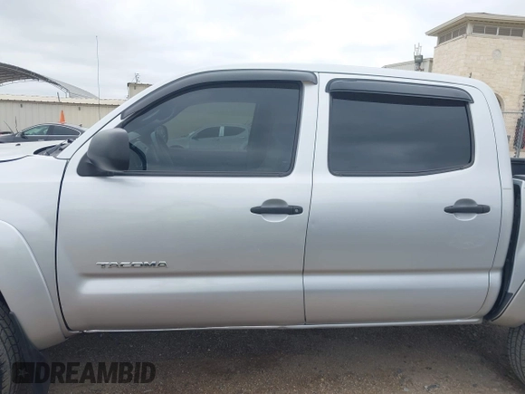 2007 Toyota Tacoma PreRunner z VIN 3TMJU62N37M033683, wystawiony jako IAAI lot #42383346 z przebiegiem 138 683 mil mil oraz . Historia ofert i sprzedaży dostępna na DreamBid. Obrazek 14.