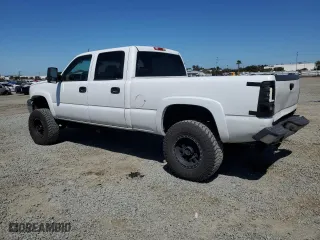2003 Chevrolet Silverado 2500HD LS with VIN 1GCHK23U83F256329, listed as a Copart auction lot 50202185 with 198,365 mi miles and Salvage Title. Bid and sale history available at carsss.com. Image 2.