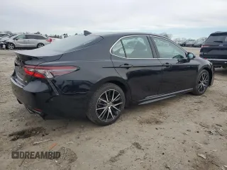 2022 Toyota Camry SE with VIN 4T1G11AK0NU649052, listed as a Copart auction lot 48349785 with 39,476 mi miles and Salvage Title. Bid and sale history available at DreamBid. Image 3.