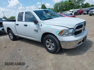 2019 Ram 1500 Tradesman z VIN 1C6RR6FG1KS704789, wystawiony jako IAAI lot #42631637 z przebiegiem 130 486 mil mil oraz . Historia ofert i sprzedaży dostępna na DreamBid. Obrazek 1.