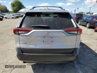 2020 Toyota RAV4 XLE Premium with VIN 2T3C1RFV4LW079612, listed as a Copart auction lot 47587375 with 40,218 mi miles and Salvage Title. Bid and sale history available at carsss.com. Image 6.