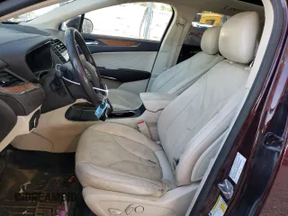 2016 Lincoln MKC Reserve with VIN 5LMCJ3C98GUJ31677, listed as a Copart auction lot 53249635 with 129,125 mi miles and Salvage Title. Bid and sale history available at DreamBid. Image 7.