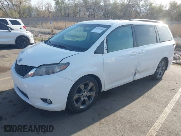 2012 Toyota Sienna SE with VIN 5TDXK3DC1CS221798, listed as a IAAI auction lot 41989210 with 198,962 mi miles. Bid and sale history available at carsss.com. Image 18.
