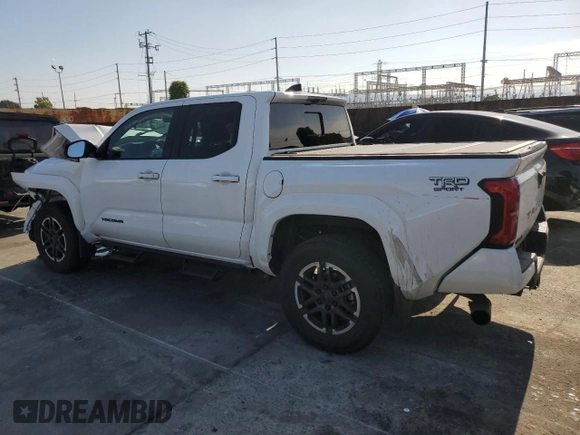 2024 Toyota Tacoma SR5 z VIN 3TMLB5JN0RM008107, wystawiony jako Copart lot #55326695 z przebiegiem 12 722 mil mil oraz Szkoda całkowita • Salvage title. Historia ofert i sprzedaży dostępna na DreamBid. Obrazek 2.