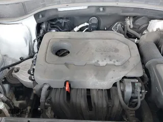 2018 Hyundai Santa Fe 2.4L z VIN 5NMZU3LB9JH083018, wystawiony jako IAAI lot #42205310 z przebiegiem 65 504 mil mil oraz . Historia ofert i sprzedaży dostępna na DreamBid. Obrazek 10.