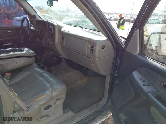 2002 Chevrolet Silverado 2500HD LS with VIN 1GCHK23U72F135032, listed as a IAAI auction lot 41674140 with NaN miles. Bid and sale history available at carsss.com. Image 5.