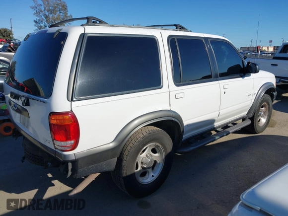 2001 Ford Explorer XLT with VIN 1FMZU63P51UB23659, listed as a IAAI auction lot 41829531 with 139,138 mi miles and . Bid and sale history available at DreamBid. Image 4.
