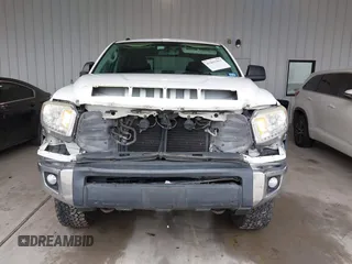 2014 Toyota Tundra 4WD Truck SR5 with VIN 5TFDW5F15EX375328, listed as a IAAI auction lot 41895453 with 131,707 mi miles. Bid and sale history available at carsss.com. Image 6.
