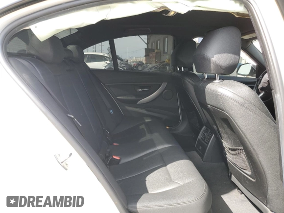 2018 BMW 3 Series 320i with VIN WBA8A9C5XJAH12605, listed as a Copart auction lot 53277105 with 78,833 mi miles and Salvage title. Bid and sale history available at DreamBid. Image 10.