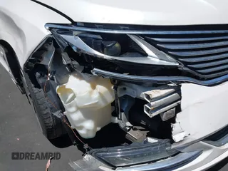 2016 Lincoln MKZ Hybrid z VIN 3LN6L2LU5GR613636, wystawiony jako IAAI lot #42613605 z przebiegiem Nie podano mil oraz . Historia ofert i sprzedaży dostępna na DreamBid. Obrazek 7.