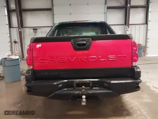 2006 Chevrolet Avalanche Z71 with VIN 3GNEK12Z36G125541, listed as a IAAI auction lot 41573253 with 324,905 mi miles. Bid and sale history available at carsss.com. Image 17.