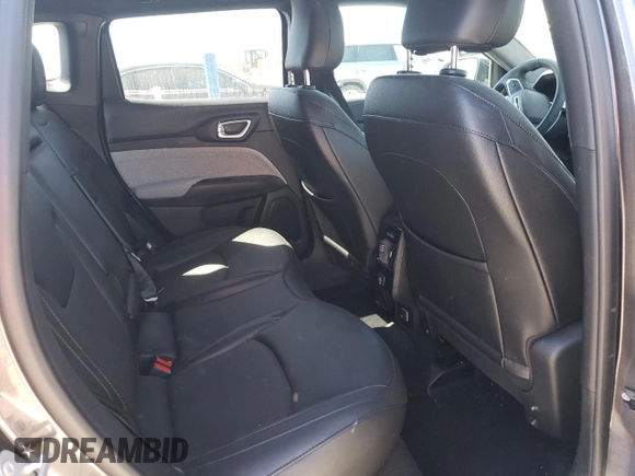 2023 Jeep Compass Latitude Lux z VIN 3C4NJDFNXPT571635, wystawiony jako Copart lot #49438395 z przebiegiem 12 019 mil mil oraz Szkoda całkowita • Salvage title. Historia ofert i sprzedaży dostępna na DreamBid. Obrazek 11.
