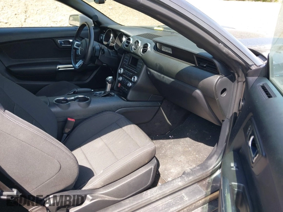 2015 Ford Mustang V6 z VIN 1FATP8EM8F5403003, wystawiony jako IAAI lot #42100184 z przebiegiem 77 532 mil mil oraz . Historia ofert i sprzedaży dostępna na DreamBid. Obrazek 5.