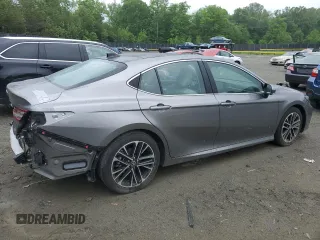 2025 Toyota Camry LE z VIN 4T1DAACKXSU554669, wystawiony jako Copart lot #55768925 z przebiegiem 1 830 mil mil oraz Szkoda całkowita • Salvage title. Historia ofert i sprzedaży dostępna na DreamBid. Obrazek 3.