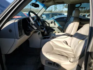 2001 GMC Yukon SLT z VIN 1GKEC13T71J223368, wystawiony jako Copart lot #86610954 z przebiegiem 414 811 mil mil oraz Szkoda całkowita • Salvage title. Historia ofert i sprzedaży dostępna na DreamBid. Obrazek 7.