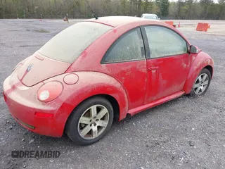 2006 Volkswagen New Beetle Coupe with VIN 3VWRW31C86M403789, listed as a IAAI auction lot 41920524 with 1 mi miles. Bid and sale history available at carsss.com. Image 4.