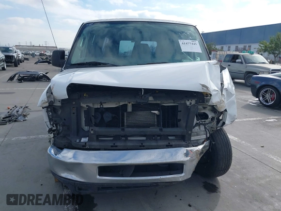 2013 Ford Econoline Passenger XL z VIN 1FBSS3BL4DDA83236, wystawiony jako IAAI lot #41477441 z przebiegiem 164 210 mil mil oraz . Historia ofert i sprzedaży dostępna na DreamBid. Obrazek 13.