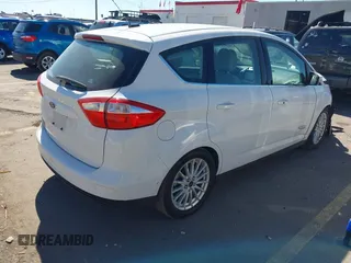 2016 Ford C-Max SEL z VIN 1FADP5CU8GL119275, wystawiony jako IAAI lot #41878985 z przebiegiem 39 580 mil mil oraz . Historia ofert i sprzedaży dostępna na DreamBid. Obrazek 4.