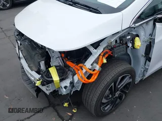 2023 Chevrolet Bolt EV 2LT z VIN 1G1FX6S07P4198027, wystawiony jako IAAI lot #42453916 z przebiegiem 5 133 mil mil oraz . Historia ofert i sprzedaży dostępna na DreamBid. Obrazek 6.