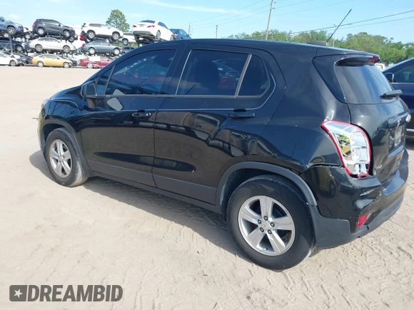 2020 Chevrolet Trax LS with VIN KL7CJKSB7LB086840, listed as a IAAI auction lot 41911240 with 36,894 mi miles. Bid and sale history available at carsss.com. Image 3.