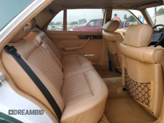 1986 Mercedes-Benz 420 420SEL with VIN WDBCA35D7GA228605, listed as a Copart auction lot 85934304 with 173,961 mi miles and Salvage Title. Bid and sale history available at carsss.com. Image 10.