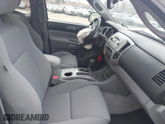 2009 Toyota Tacoma with VIN 5TEUU42NX9Z633141, listed as a IAAI auction lot 41911512 with 102,602 mi miles. Bid and sale history available at carsss.com. Image 5.