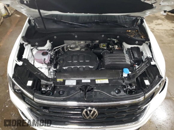 2024 Volkswagen Atlas SEL R-Line with VIN 1V2AE2CAXRC233383, listed as a Copart auction lot 51813245 with 3,333 mi miles and Salvage title. Bid and sale history available at DreamBid. Image 11.