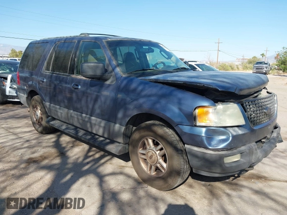 2004 Ford Expedition XLT with VIN 1FMPU16W24LB15591, listed as a IAAI auction lot 41765842 with 188,200 mi miles. Bid and sale history available at carsss.com. Image 1.