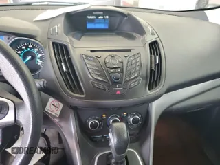 2013 Ford Escape SE with VIN 1FMCU9G92DUD72105, listed as a IAAI auction lot 42731657 with 213,477 mi miles and . Bid and sale history available at DreamBid. Image 1.