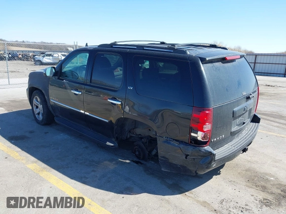 2008 Chevrolet Tahoe 1LT z VIN 1GNFK130X8J138051, wystawiony jako IAAI lot #41983344 z przebiegiem 235 811 mil mil oraz . Historia ofert i sprzedaży dostępna na DreamBid. Obrazek 3.