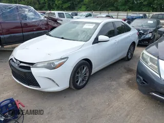 2017 Toyota Camry XLE z VIN 4T1BF1FK2HU712337, wystawiony jako IAAI lot #42389428 z przebiegiem 186 915 mil mil oraz . Historia ofert i sprzedaży dostępna na DreamBid. Obrazek 17.