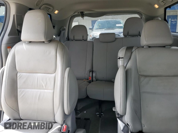 2018 Toyota Sienna XLE Auto Access Seat с VIN 5TDYZ3DC8JS925025, выставлен на аукционе Copart как лот 55523195 с пробегом 191 675 миль миль и Чистый • Clean title. История ставок и продаж доступна на DreamBid. Изображение 10.