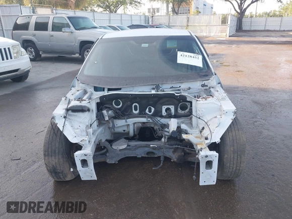2017 Hyundai Veloster with VIN KMHTC6AD2HU312538, listed as a IAAI auction lot 42128452 with 1 mi miles. Bid and sale history available at carsss.com. Image 11.