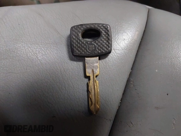 1990 Mercedes-Benz 300 E с VIN WDBEA30D3LB235863, выставлен на аукционе IAAI как лот 40519459 с пробегом 142 260 миль миль и . История ставок и продаж доступна на DreamBid. Изображение 11.