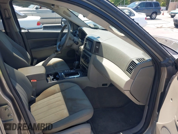 2005 Jeep Grand Cherokee Laredo with VIN 1J4GR48K25C501943, listed as a IAAI auction lot 42767465 with 132,247 mi miles and . Bid and sale history available at DreamBid. Image 5.