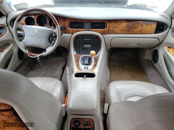 1998 Jaguar XJ Series Sedan Vanden Plas with VIN SAJKX624XWC839198, listed as a Copart auction lot 45998675 with 0 mi miles and Non Repairable. Bid and sale history available at carsss.com. Image 8.