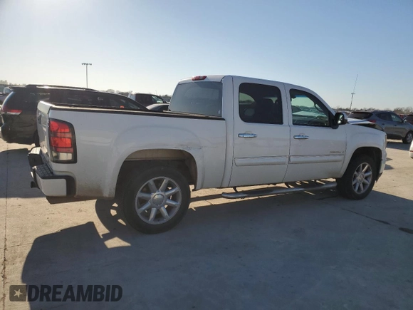 2008 GMC Sierra Denali z VIN 2GTEK638481300628, wystawiony jako Copart lot #46899905 z przebiegiem 186 131 mil mil oraz Szkody całkowita. Historia ofert i sprzedaży dostępna na DreamBid. Obrazek 3.